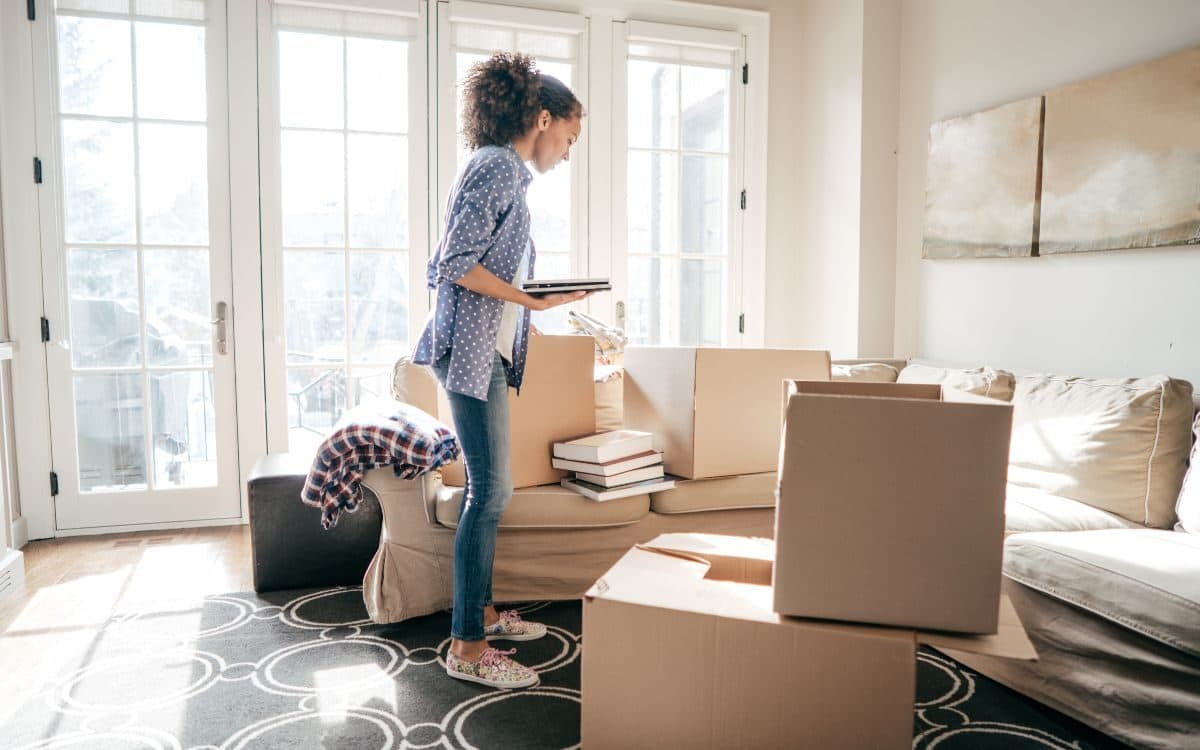 woman overwhelmed by diy move